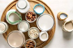 Sữa hạt có thật sự tốt hơn sữa bò?