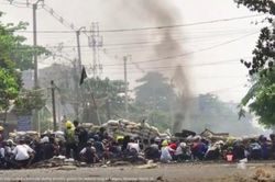 Dân Myanmar 'đình công bằng rác' phản đối đảo chính