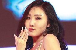 'Nữ hoàng gợi cảm' thế hệ mới Hwasa ký tiếp hợp đồng, RBW tuyên bố MAMAMOO sẽ không tan rã