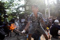 Mỹ ra lệnh cho nhân viên ngoại giao 'không chủ chốt' rời Myanmar
