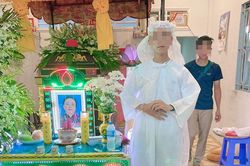 'Quý bà' mua quan tài, giả làm đám ma để trốn nợ