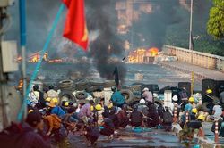 Mỹ ra lệnh một số nhà ngoại giao rời khỏi Myanmar