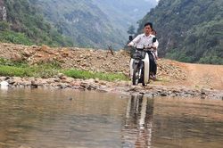 Người dân xã nghèo Nánh Nghê mong mỏi cây cầu dân sinh