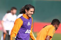 Hai sếp lớn MU thương thảo giữ chân Cavani