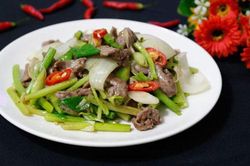 Chỉ cần làm thêm 1 bước khi xào cần tây, đảm bảo món ăn giòn ngon, không bị nát