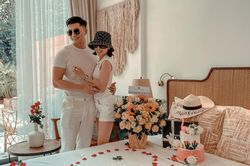 Lệ Quyên tình tứ đón sinh nhật sớm cùng Lâm Bảo Châu