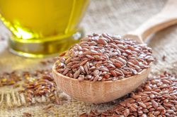 Hạt thông là thuốc tăng cường khả năng phòng the cổ xưa