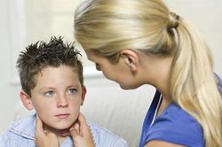 Đâu là dấu hiệu nguy hiểm của bệnh quai bị?