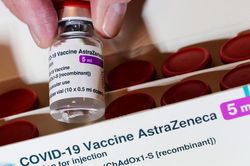 Bổ sung hơn 1.200 tỷ đồng mua vaccine Covid-19
