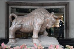 Chứng khoán Việt lại lập đỉnh mới
