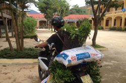 Hiến đất, bán sĩ diện 'lót đường' cho trẻ đến trường