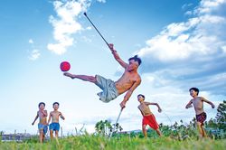 Lương Phi và hành trình một chân