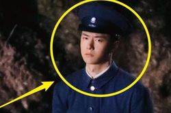 Vương Nhất Bác trông cực kì đáng yêu trên phim trường thời Dân Quốc