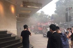 Hà Nội: Ô tô đột ngột bốc cháy dưới tầng hầm Tràng Tiền Plaza