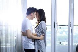 Những 'chiêu' nói dối nào phụ nữ hay áp dụng trong lần hẹn đầu tiên?
