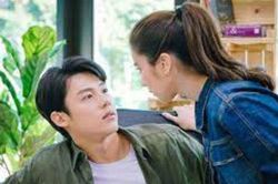 Giữa lúc ân ái vợ đưa tay vuốt lưng chồng thì bị hất ra: 'Khiếp quá đi', cô bàng hoàng thông suốt một sự thật rồi đưa ra quyết định