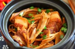 Cách làm món thịt ba chỉ kho măng thơm ngon