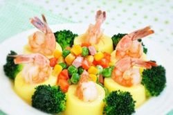 Tôm hấp đậu hũ vừa thanh vừa đậm, thơm ngon hấp dẫn, cả nhà đều gật gù khen khéo