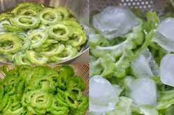 4 mẹo đơn giản khử sạch vị đắng của khổ qua: Xào lên thơm ngon, bổ dưỡng tuyệt vời