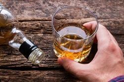 Sau uống rượu dễ bị 'tào tháo' đuổi