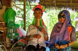 Tham quan làng Karen, gặp gỡ những phụ nữ cổ dài cuối cùng ở Chiang Mai