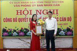 Công bố các quyết định về công tác cán bộ