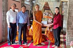 Phó Chủ tịch Trương Thị Ngọc Ánh chúc tết Chôl Chnăm Thmây tại An Giang