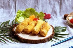 Mẹo làm chả giò trái cây lạ miệng