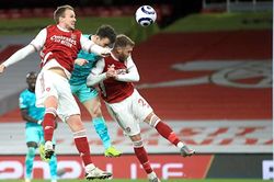 Liverpool, Arsenal: Xong đại chiến, nghĩ về trời Âu