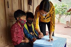 Cô giáo vượt khó vì học sinh