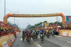 Giải đua xe đạp 'Non sông liền một dải - Niềm tin chiến thắng'