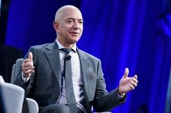 Ông trùm Amazon năm thứ 4 liên tiếp giàu nhất thế giới