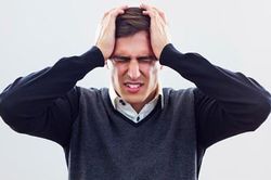 6 nguyên nhân khiến chúng ta bị đau đầu dữ dội vào buổi sáng