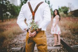Nếu chàng 'đụng chạm' cơ thể theo những cách này thì 99% anh ấy đã thích bạn