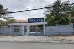 Nam sinh 13 tuổi nhảy từ lầu 2 xuống đất gãy chân