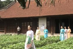 'Thế giới trong áo dài Việt' tại Văn Miếu – Quốc Tử Giám