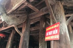 Di tích ở Hà Nội lại 'kêu cứu'... (Bài 2): 'Rất nguy hiểm, không có nhiệm vụ cấm vào'