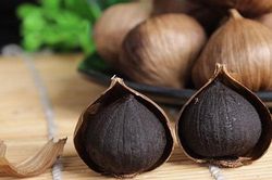 Tỏi đen chữa được nhiều bệnh, nhưng ăn kiểu này chẳng khác nào thạch tín chớ dại dùng thử
