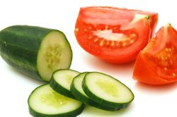 5 loại rau ăn sống bổ dưỡng 'gấp nghìn lần' nấu chín