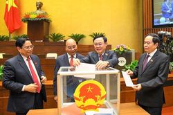 Quốc hội miễn nhiệm 13 thành viên Chính phủ nhiệm kỳ 2016-2021