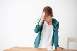 Khổ vì rối loạn tiền đình tuổi trung niên