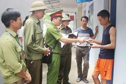 Niêm yết danh sách cử tri để nhân dân kiểm tra, đối chiếu