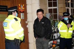 Đại sứ Myanmar tại London bị nhốt ngoài cửa cơ quan