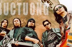Guitarist Trần Tuấn Hùng: Khi Bức Tường khát khao được trở nên lớn lao