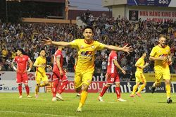 Thanh Hóa nhận mưa tiền thưởng nhờ thắng Hải Phòng