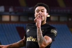 Jesse Lingard thi đấu thăng hoa, Man Utd tăng giá chuyển nhượng gấp rưỡi; Mbappe được khuyên nên rời PSG