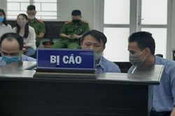 Dùng 'xế hộp' nhập lậu để lừa đảo, chiếm đoạt tiền tỷ