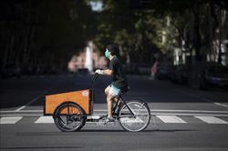 Argentina siết chặt các biện pháp đối phó với làn sóng dịch COVID-19 thứ hai