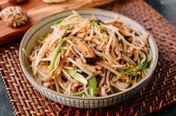 Thêm 1 thìa này, món giá đỗ xào sẽ giòn ngon, không bao giờ bị thâm đen, mềm nhũn