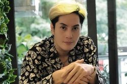 Nhà thiết kế Tôn Hiếu Anh vẫn nghẹn ngào khi nhớ về cha